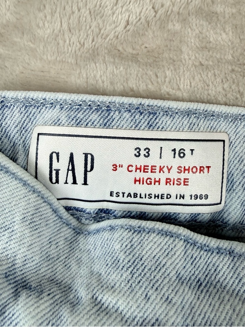 GAP High Rise Cheeky Denim Shorts 33 Light Wash Acid Wash 3” Inseam Raw Hem - Picture 3 of 7